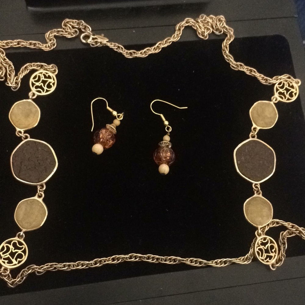 Vintage Sarah Coventry necklace and earring set